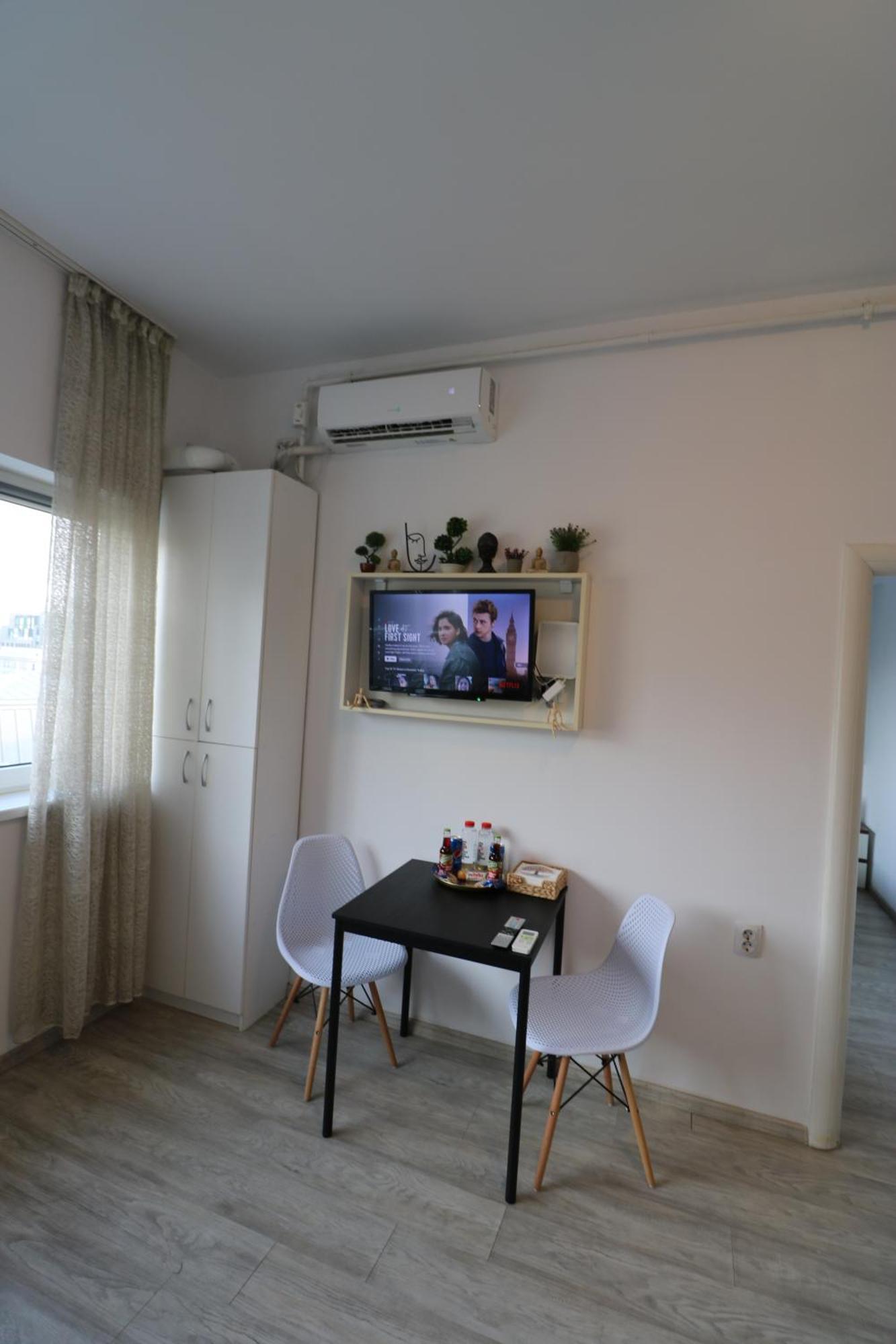 Cozy Deluxe Apartment - Old Town - Free Minibar บูคาเรสต์ ภายนอก รูปภาพ